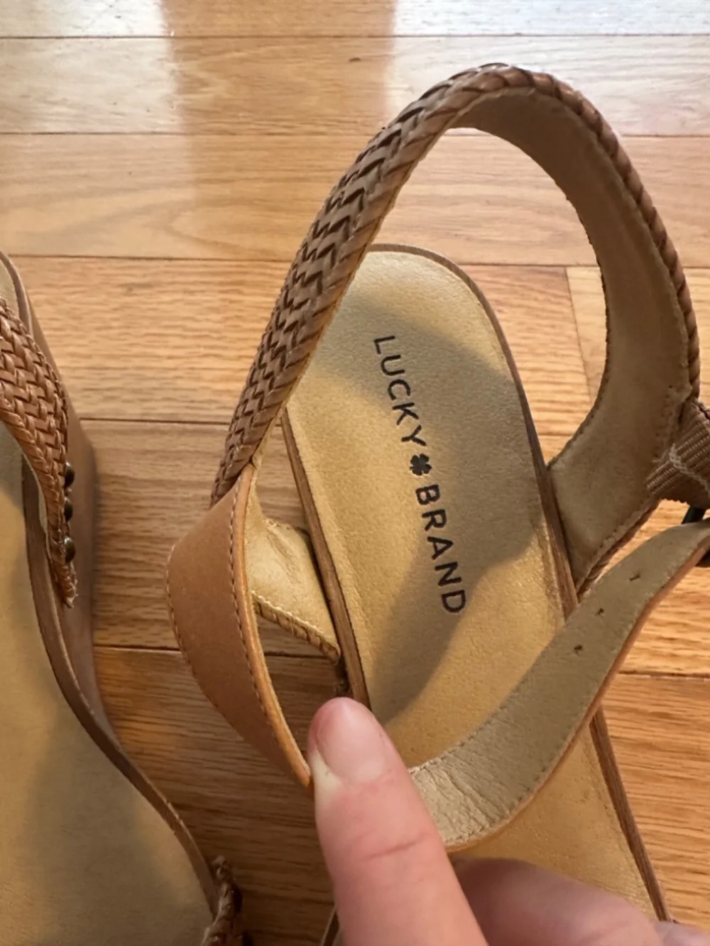 Lucky Brand Sandal size 8.5 tan